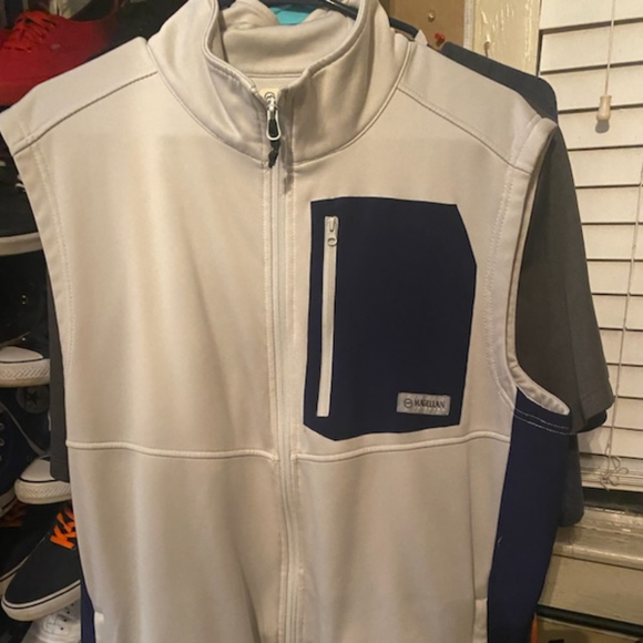 Magellan zip up vest - Picture 2 of 4
